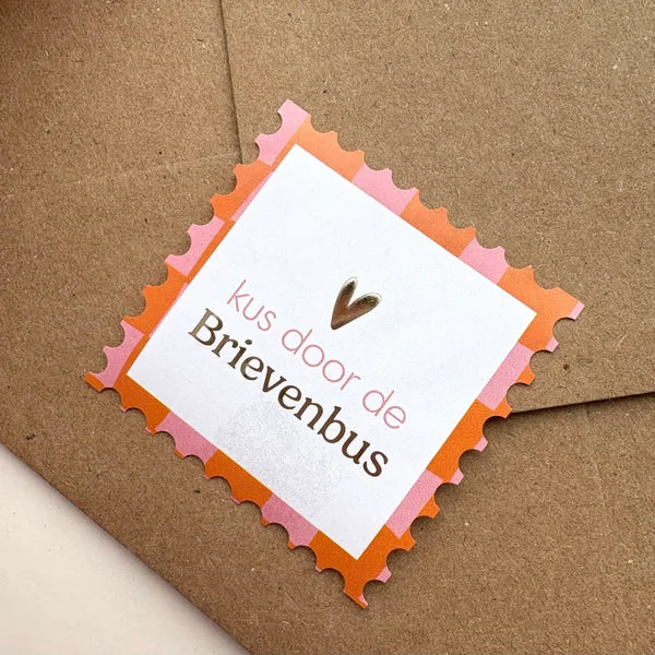 Sticker kus door de brievenbus